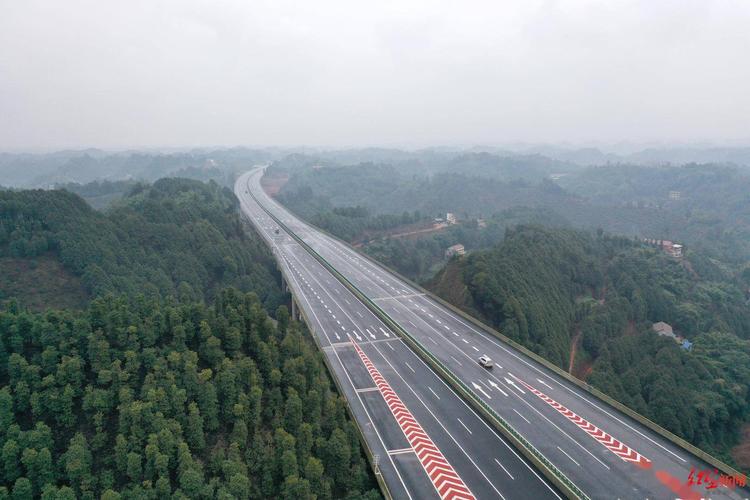 6月30日至7月2日 四川全省高速公路全天禁行危险货物运输车辆